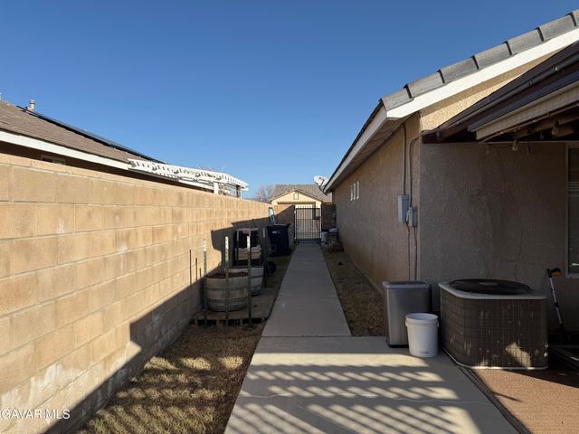 3918 Parkridge Avenue, Rosamond, CA 93560