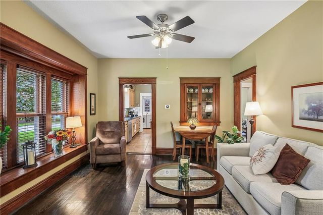 7944 Robinson Street, Overland Park, KS 66204