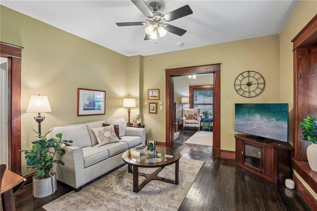7944 Robinson Street, Overland Park, KS 66204