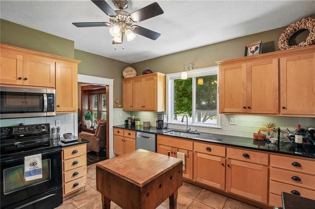 7944 Robinson Street, Overland Park, KS 66204