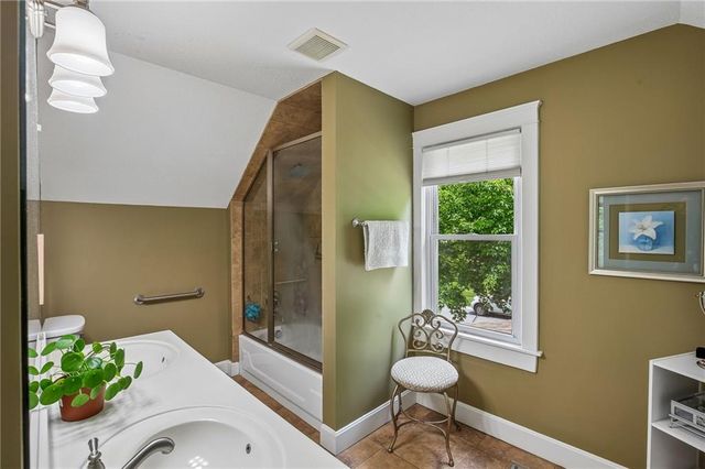 7944 Robinson Street, Overland Park, KS 66204