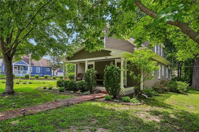 7944 Robinson Street, Overland Park, KS 66204