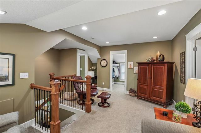 7944 Robinson Street, Overland Park, KS 66204