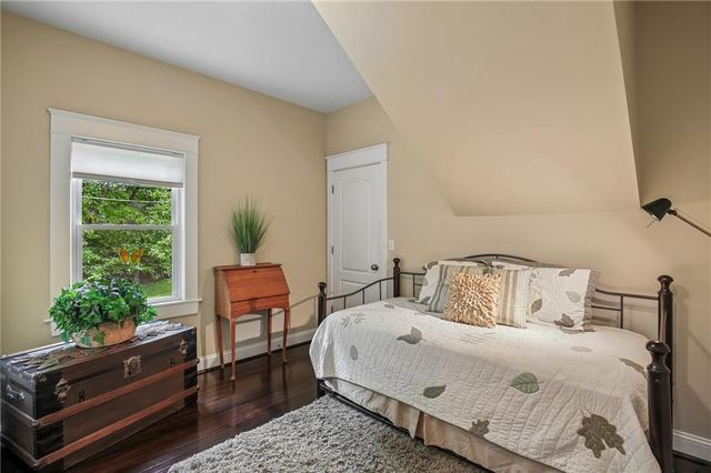 7944 Robinson Street, Overland Park, KS 66204