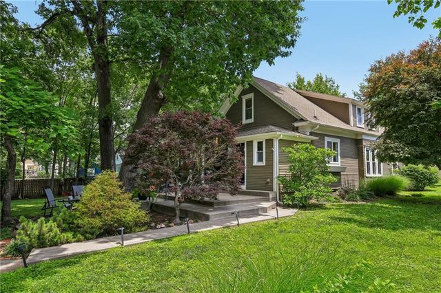 7944 Robinson Street, Overland Park, KS 66204