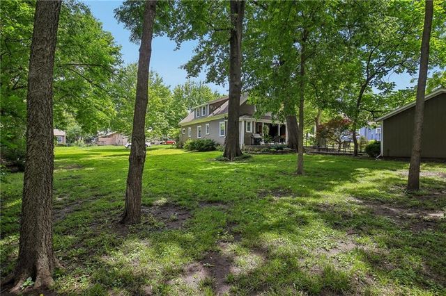 7944 Robinson Street, Overland Park, KS 66204