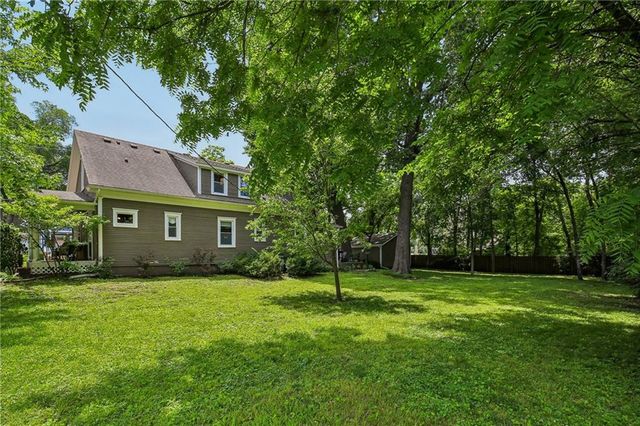 7944 Robinson Street, Overland Park, KS 66204