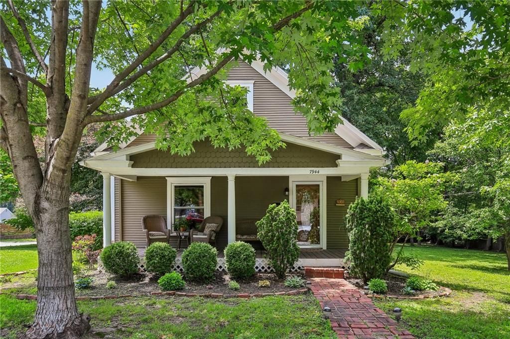 7944 Robinson Street, Overland Park, KS 66204