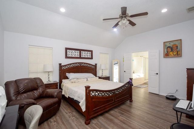 315 County Road 893, Angleton, TX 77515