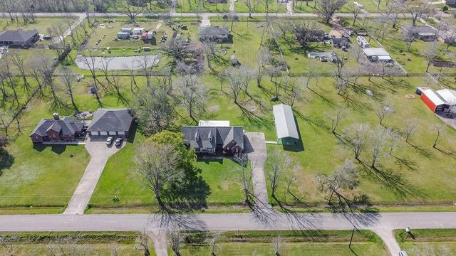315 County Road 893, Angleton, TX 77515