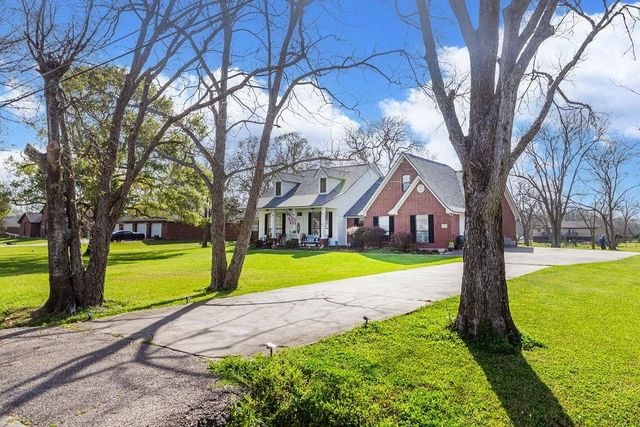 315 County Road 893, Angleton, TX 77515
