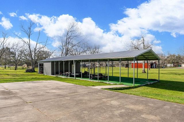 315 County Road 893, Angleton, TX 77515