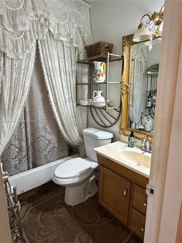 1535 NW 153rd St, Miami Gardens, FL 33054