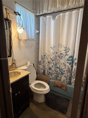 1535 NW 153rd St, Miami Gardens, FL 33054