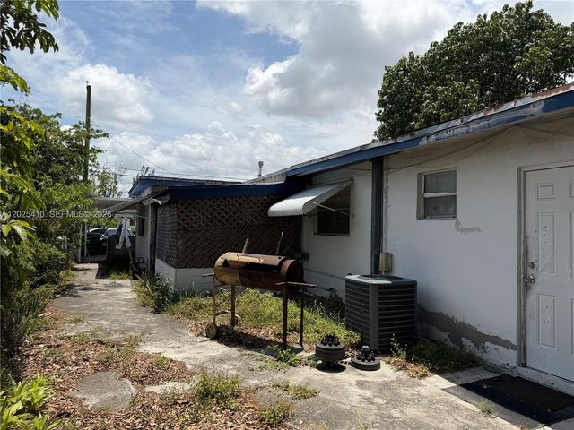 1535 NW 153rd St, Miami Gardens, FL 33054