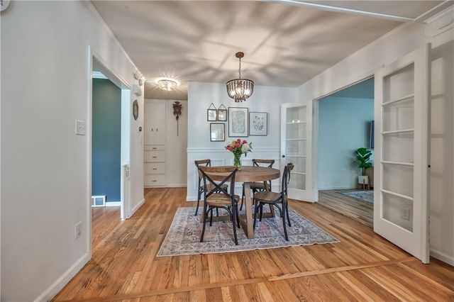 5531 REEDS Road, Mission, KS 66202