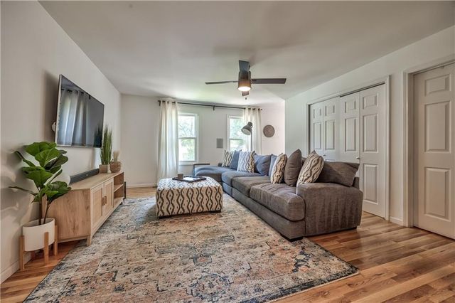 5531 REEDS Road, Mission, KS 66202