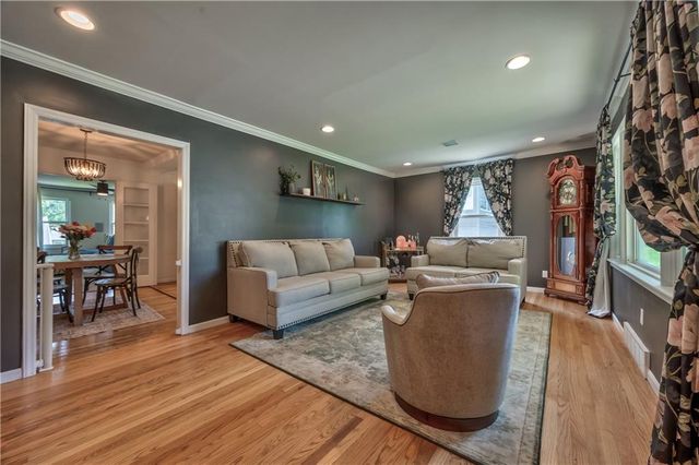 5531 REEDS Road, Mission, KS 66202