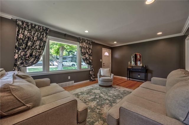 5531 REEDS Road, Mission, KS 66202