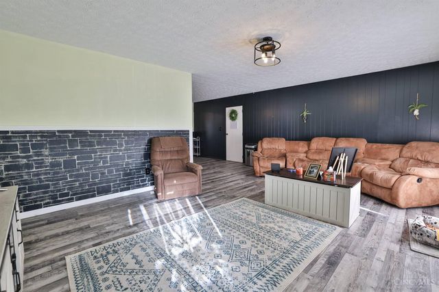 111 Moore Drive, Franklin, OH 45005