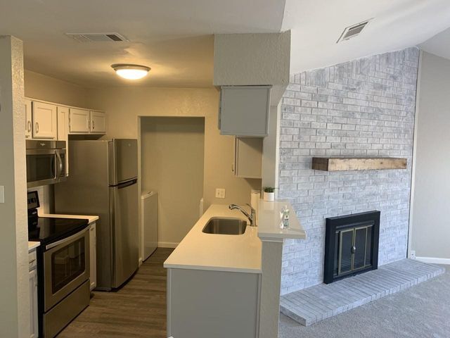 2400 Jupiter Road D2, Plano, TX 75074