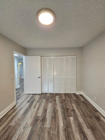 1500 Windorah Way F, West Palm Beach, FL 33411