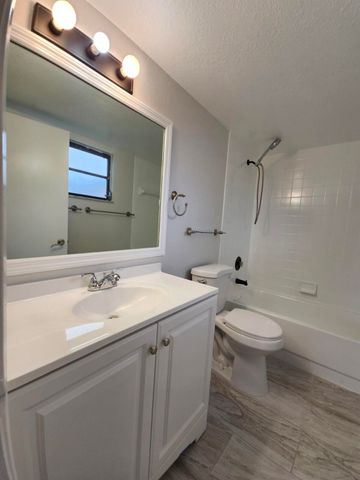 1500 Windorah Way F, West Palm Beach, FL 33411