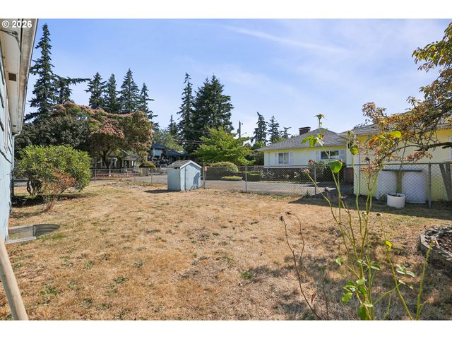 12406 Se RAYMOND St, Portland, OR 97236
