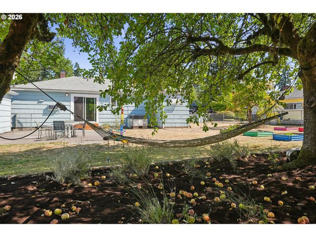12406 Se RAYMOND St, Portland, OR 97236