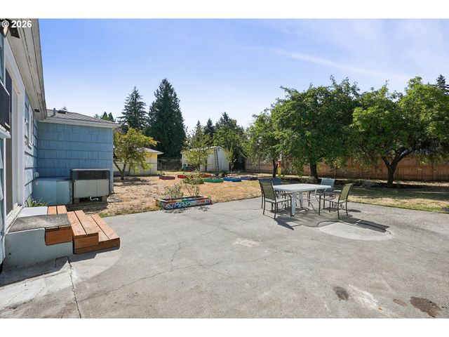 12406 Se RAYMOND St, Portland, OR 97236