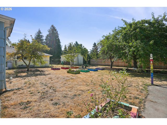 12406 Se RAYMOND St, Portland, OR 97236
