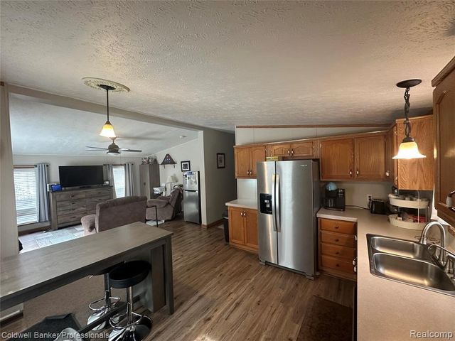 94 Twin Oaks Drive, Lapeer, MI 48446