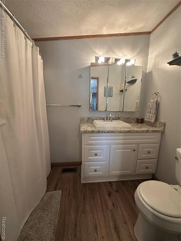 94 Twin Oaks Drive, Lapeer, MI 48446