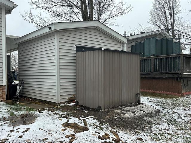 94 Twin Oaks Drive, Lapeer, MI 48446