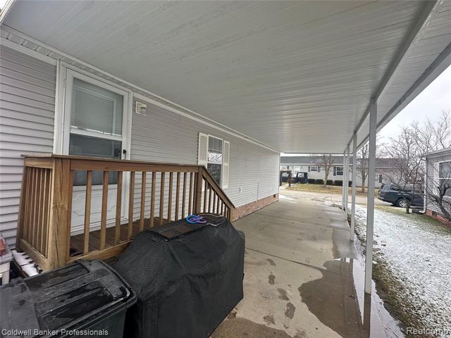 94 Twin Oaks Drive, Lapeer, MI 48446
