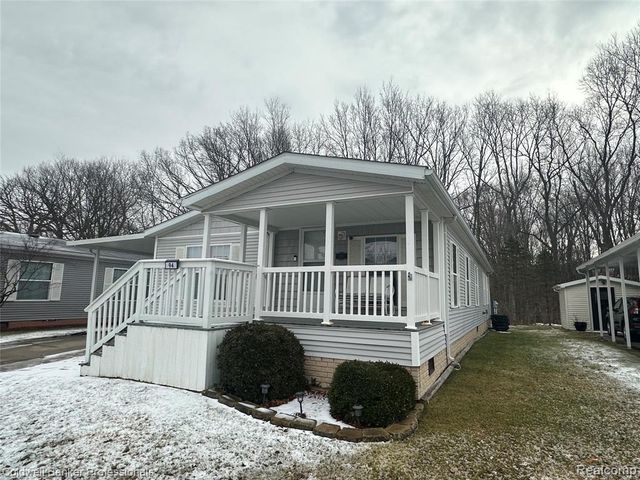 94 Twin Oaks Drive, Lapeer, MI 48446