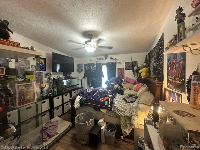 94 Twin Oaks Drive, Lapeer, MI 48446