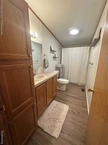 94 Twin Oaks Drive, Lapeer, MI 48446