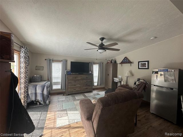 94 Twin Oaks Drive, Lapeer, MI 48446