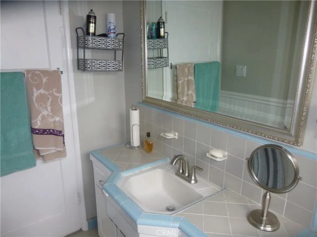 1747 VALENCIA Avenue, San Bernardino, CA 92404