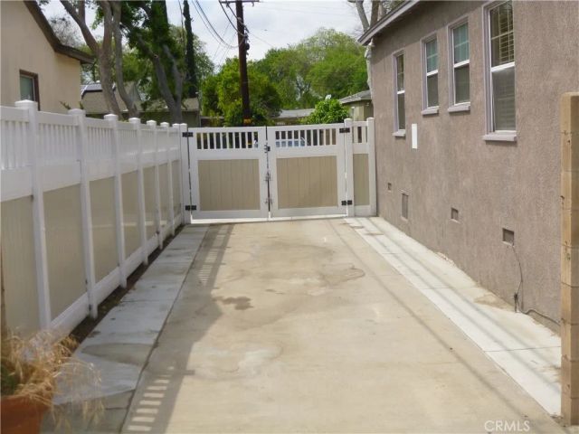 1747 VALENCIA Avenue, San Bernardino, CA 92404