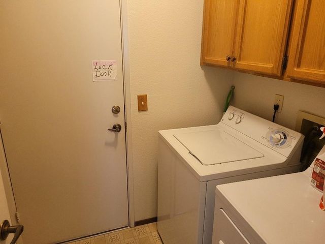 7407 Sunborough Ln, Sacramento, CA 95828