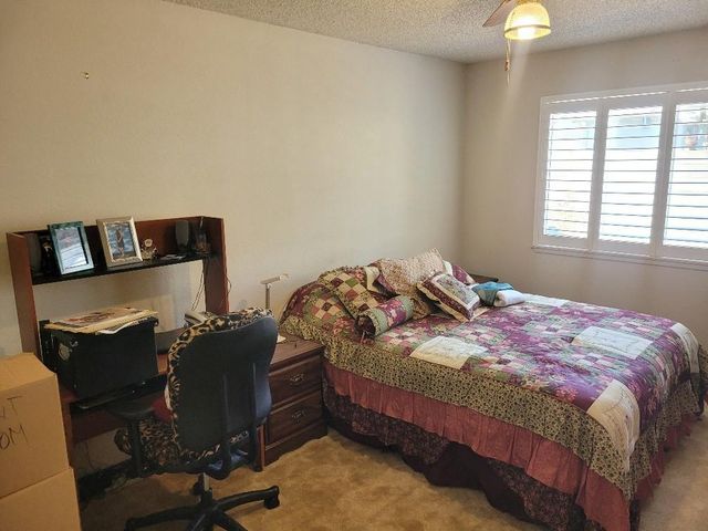 7407 Sunborough Ln, Sacramento, CA 95828