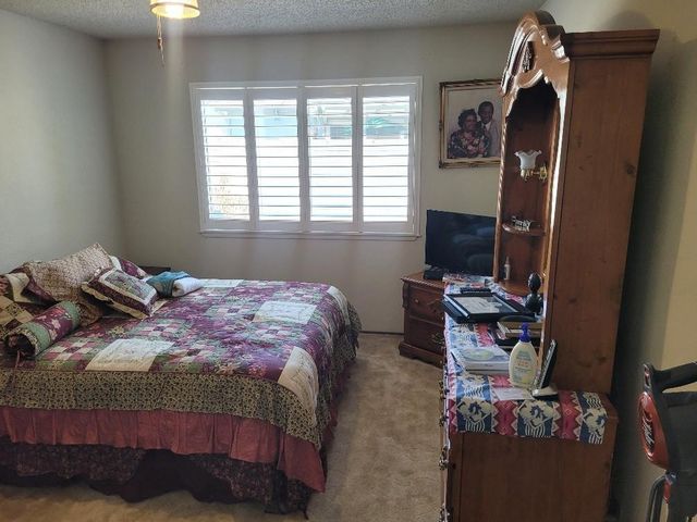 7407 Sunborough Ln, Sacramento, CA 95828