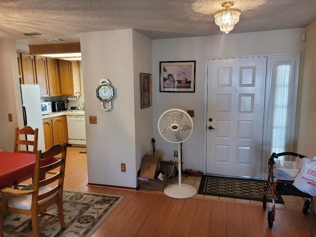 7407 Sunborough Ln, Sacramento, CA 95828