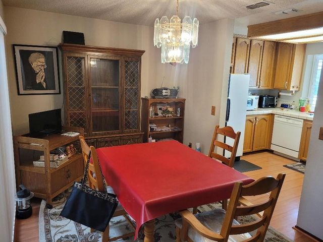 7407 Sunborough Ln, Sacramento, CA 95828