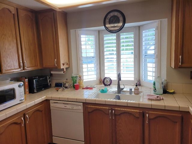 7407 Sunborough Ln, Sacramento, CA 95828