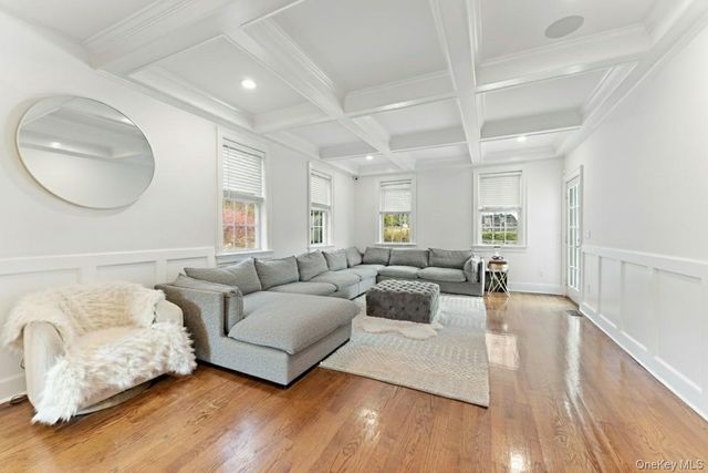 33 De Liso Lane, Mahopac, NY 10541