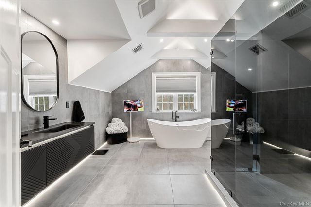 33 De Liso Lane, Mahopac, NY 10541