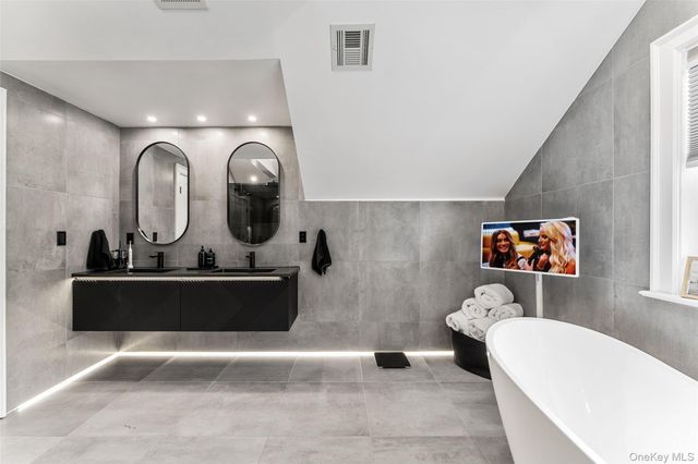 33 De Liso Lane, Mahopac, NY 10541